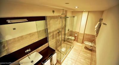 ابایتالیا تاور پلازا