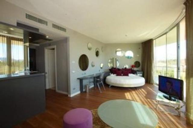 ابایتالیا تاور پلازا