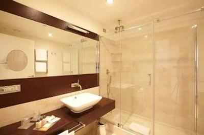 ابایتالیا تاور پلازا