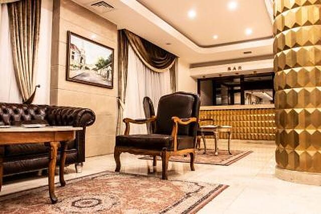 آکروپات اولد سیتی هتل
