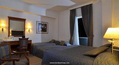 آتن اتریوم هتل اند جکوزی سوئیتس