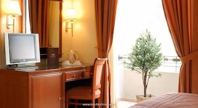 آتن اتریوم هتل اند جکوزی سوئیتس