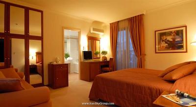 آتن اتریوم هتل اند جکوزی سوئیتس