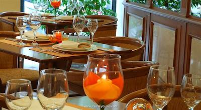 آتن اتریوم هتل اند جکوزی سوئیتس