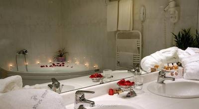 آتن اتریوم هتل اند جکوزی سوئیتس