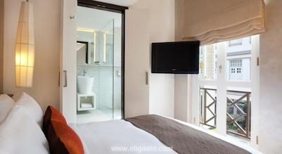 ناومی لیورا