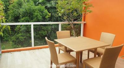 ناومی لیورا