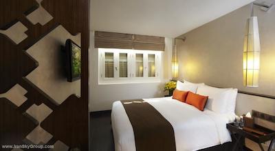 ناومی لیورا