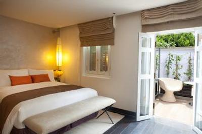 ناومی لیورا