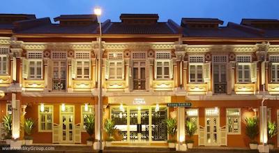 ناومی لیورا