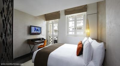 ناومی لیورا