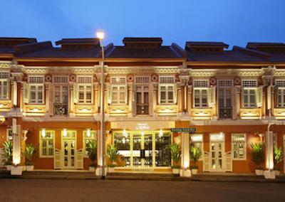 ناومی لیورا