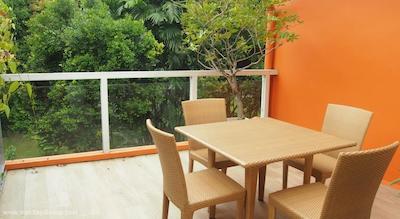 ناومی لیورا