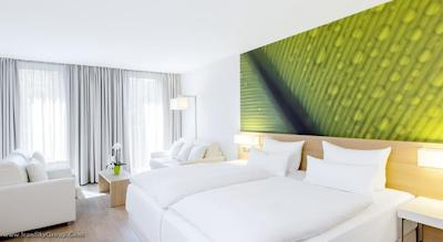 ان اچ کالکشن برلین میته ام چکپوینت چارلی