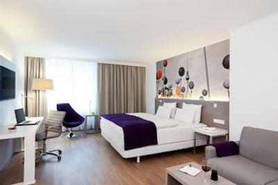 ان اچ کالکشن برلین میته ام چکپوینت چارلی