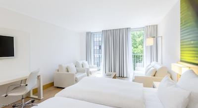 ان اچ کالکشن برلین میته ام چکپوینت چارلی