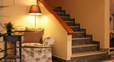 آچیلیون هتل