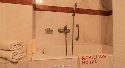 آچیلیون هتل