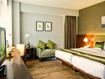 گرند ویز کلاپا گادینگ