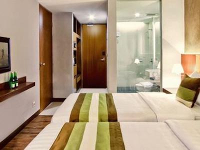 گرند ویز کلاپا گادینگ