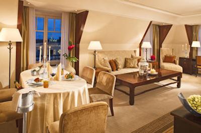 ادلون کمپینسکی