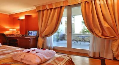 گرند هتل آدریاتیکو