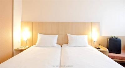 آیبیس وارشاوا سنتروم