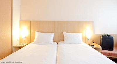 آیبیس وارشاوا سنتروم