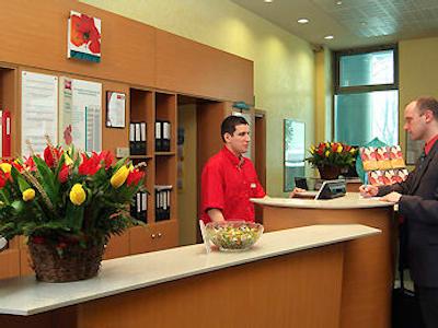 آیبیس وارشاوا سنتروم