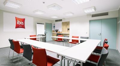 آیبیس وارشاوا سنتروم