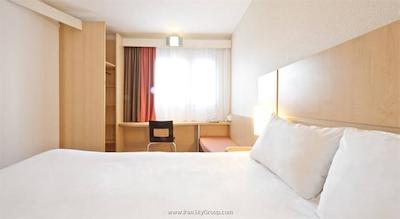 آیبیس وارشاوا سنتروم