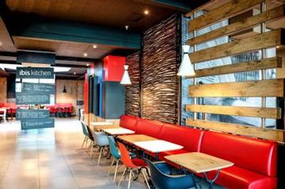 آیبیس وارشاوا سنتروم