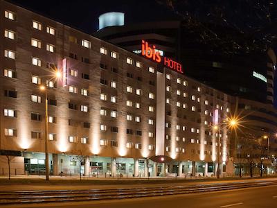 آیبیس وارشاوا سنتروم