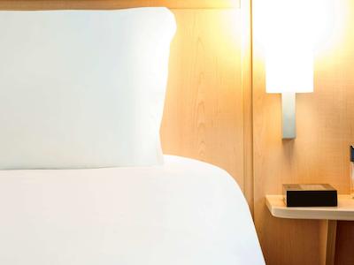 آیبیس وارشاوا سنتروم