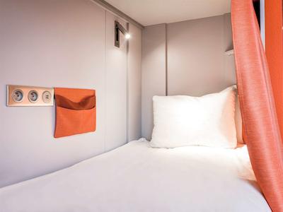 آیبیس وارشاوا سنتروم