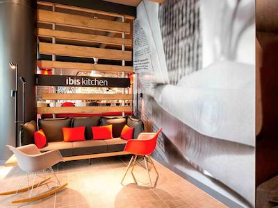 آیبیس وارشاوا سنتروم