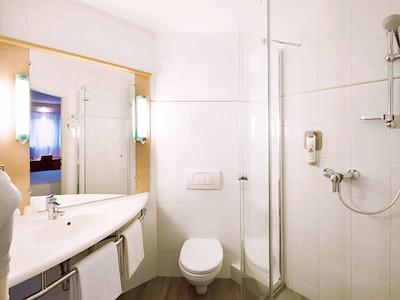 آیبیس وارشاوا سنتروم