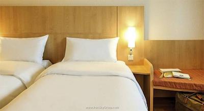 آیبیس وارشاوا سنتروم