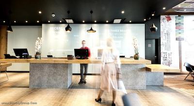 آیبیس وارشاوا سنتروم