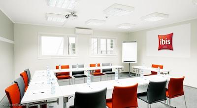 آیبیس وارشاوا سنتروم