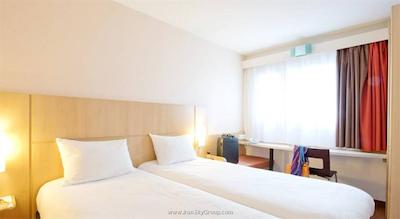 آیبیس وارشاوا سنتروم