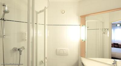 آیبیس وارشاوا سنتروم