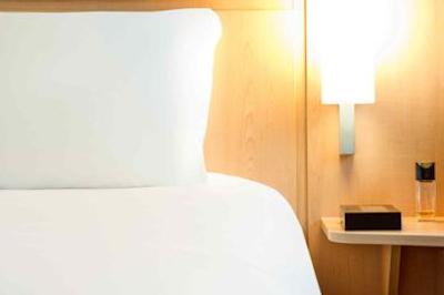 آیبیس وارشاوا سنتروم