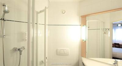 آیبیس وارشاوا سنتروم