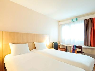 آیبیس وارشاوا سنتروم