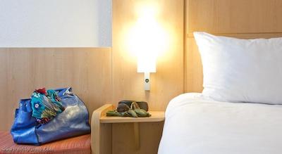 آیبیس وارشاوا سنتروم