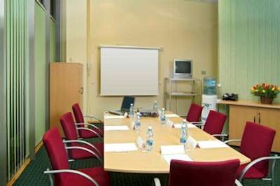 آیبیس وارشاوا سنتروم