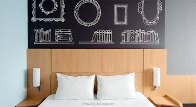 آیبیس وارشاوا سنتروم