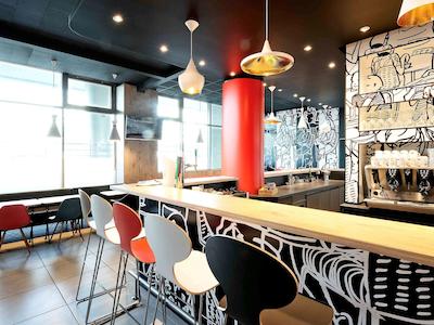 آیبیس وارشاوا سنتروم