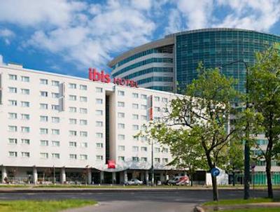 آیبیس وارشاوا سنتروم